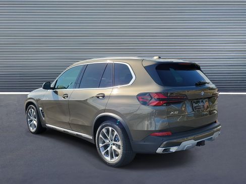 New 2026 BMW X5 xDrive50e image 4