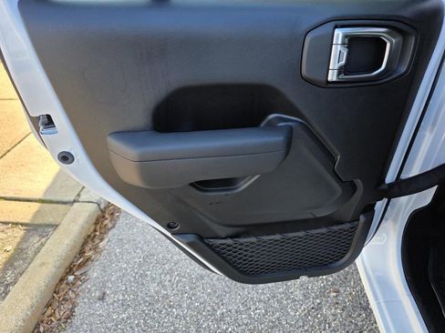 New 2026 Jeep Gladiator Sport image 32