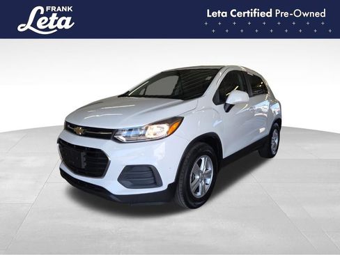 Used 2022 Chevrolet Trax LS w/ Tint and Cruise Package FWD image 1