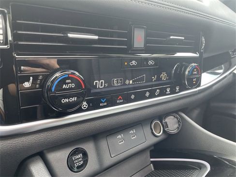 Certified 2025 Nissan Rogue SL w/ Tech Package image 34