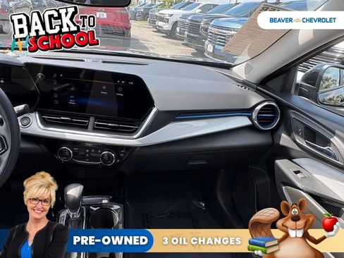 Used 2025 Chevrolet Trax LT FWD image 17