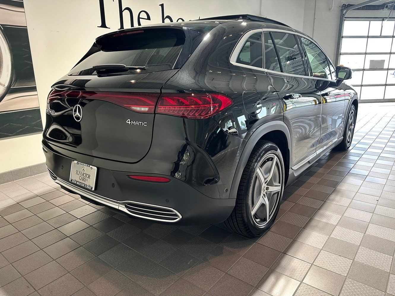 Used 2023 Mercedes-Benz EQE 500 4MATIC SUV image 4