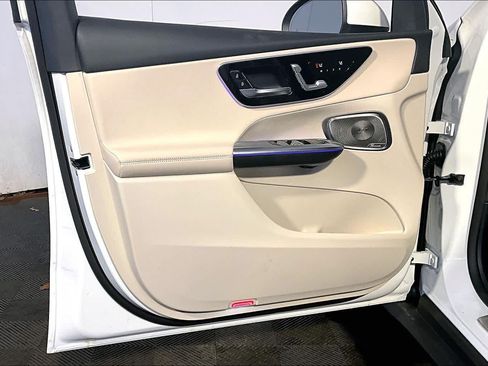 New 2026 Mercedes-Benz GLC 300 4MATIC image 11