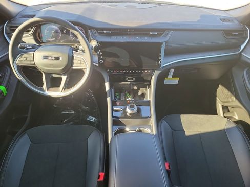 New 2026 Jeep Grand Cherokee Altitude AWD/4WD image 10