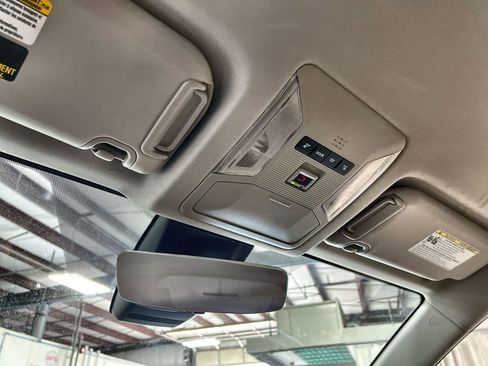 Used 2025 Toyota RAV4 XLE image 32