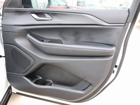 Used 2023 Jeep Grand Cherokee Altitude image 52