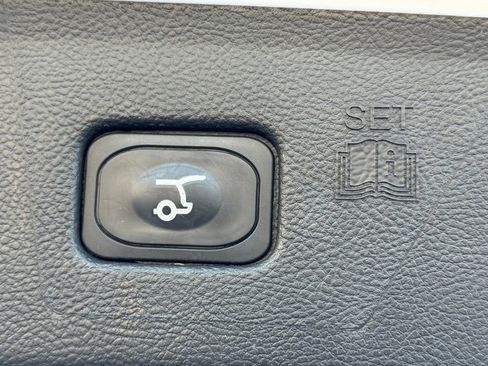 Used 2024 Ford Edge SEL w/ Convenience Package image 35