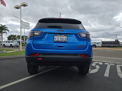 Used 2023 Jeep Compass Trailhawk w/ Trailhawk Elite Group image 12