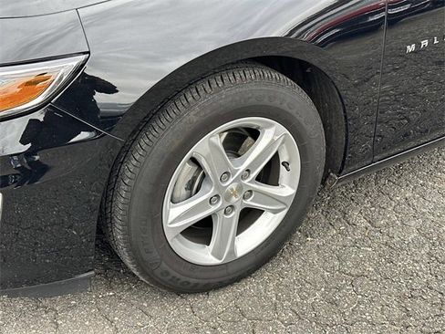 New 2025 Chevrolet Malibu LS image 7