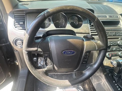 Used 2011 Ford Taurus SEL w/ 201A Rapid Spec Order Code FWD image 10