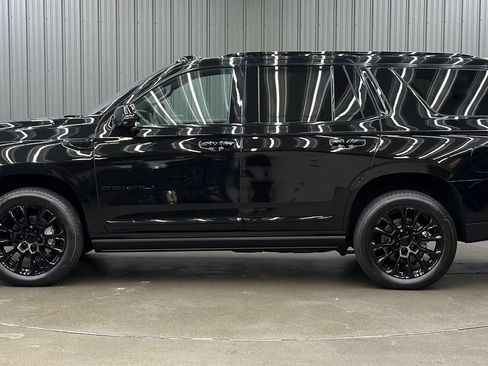 Used 2026 GMC Yukon Denali w/ Sun & Power Step Package AWD/4WD image 2