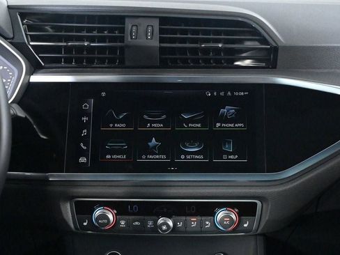Used 2025 Audi Q3 2.0T Premium w/ Convenience Package AWD/4WD image 12