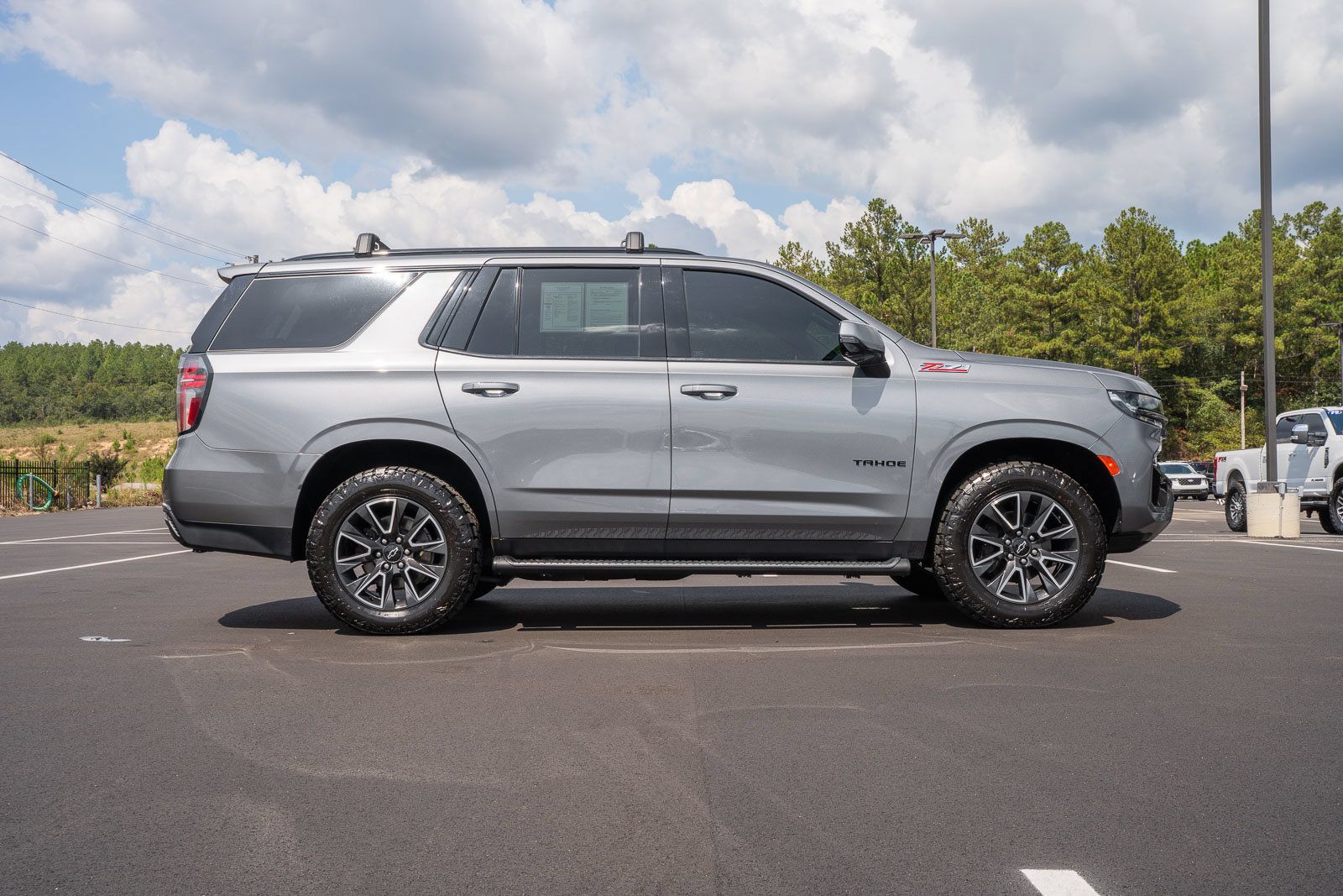 Used 2021 Chevrolet Tahoe Z71 w/ Z71 Off-Road Package AWD/4WD image 10