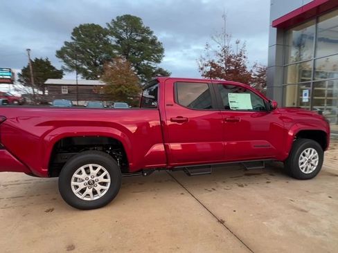 New 2025 Toyota Tacoma SR5 image 7