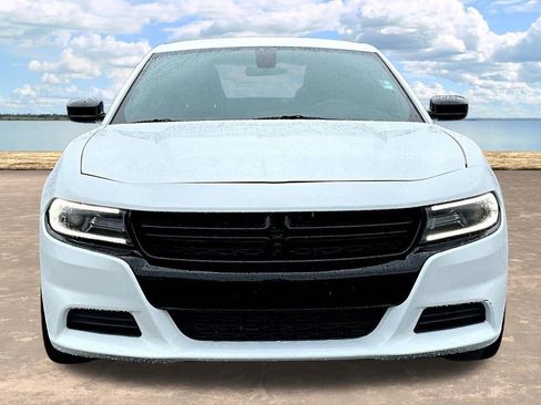Used 2018 Dodge Charger SXT w/ Blacktop Package RWD image 2