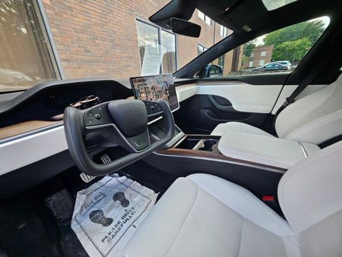 Used 2023 Tesla Model S AWD/4WD image 37