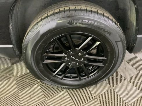 Used 2016 GMC Acadia SLE FWD image 9
