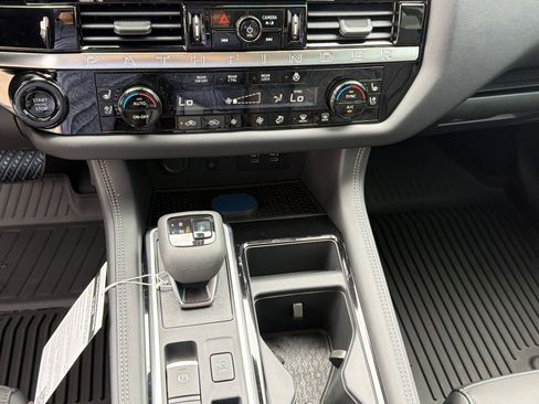 New 2026 Nissan Pathfinder Platinum FWD image 25