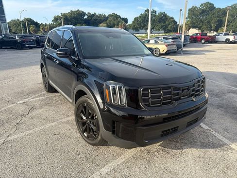 Certified 2023 Kia Telluride S w/ S Sunroof Package AWD/4WD image 2