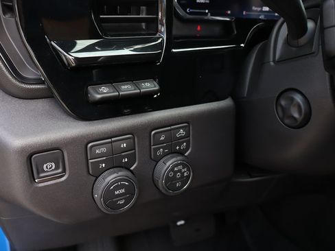 Used 2026 Chevrolet Silverado 1500 ZR2 AWD/4WD image 19