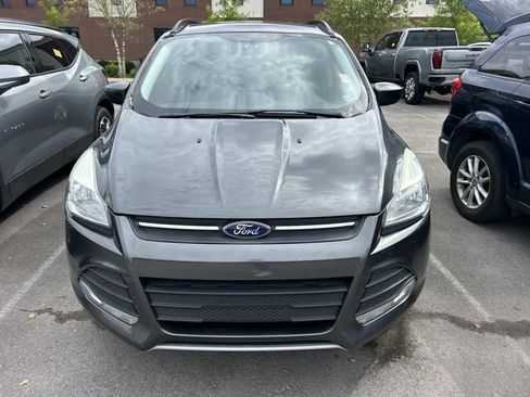 Used 2016 Ford Escape SE w/ Equipment Group 201A FWD image 2