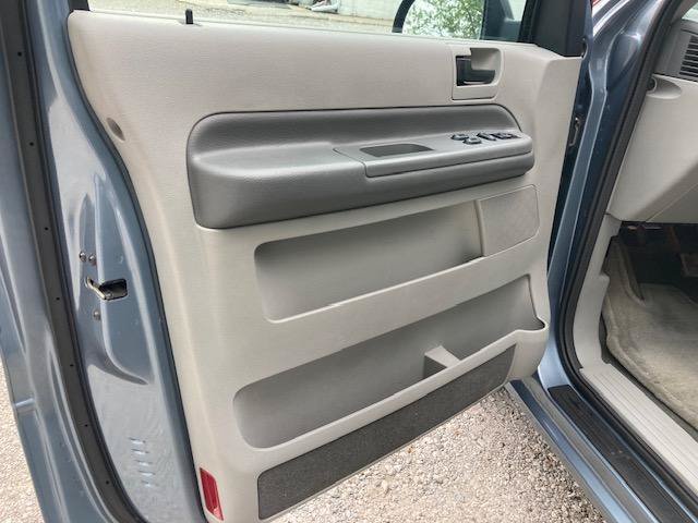 Used 2004 Ford Freestar SE FWD image 13