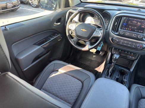 Used 2022 Chevrolet Colorado Z71 AWD/4WD image 12