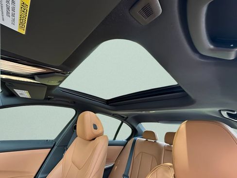 New 2026 BMW 330i Sedan w/ Premium Package RWD image 21