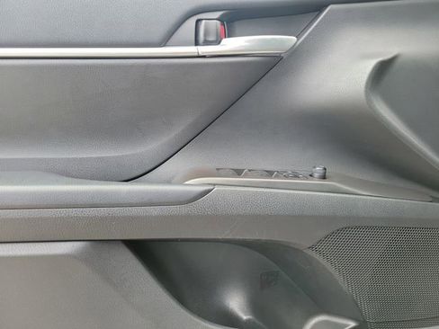 Used 2023 Toyota Camry SE FWD image 18