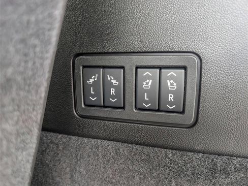 New 2025 Cadillac XT6 Premium Luxury image 18