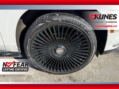 Used 2025 Cadillac Escalade Premium Luxury w/ Touring Package image 14