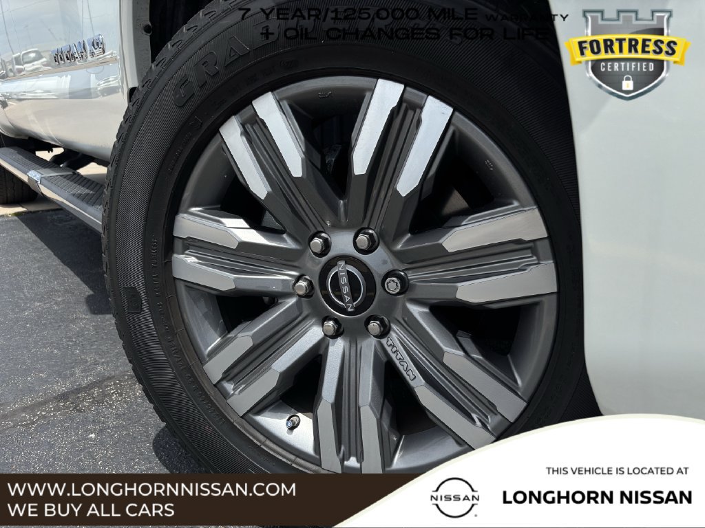 Used 2024 Nissan Titan Platinum Reserve w/ Moonroof Package AWD/4WD image 7