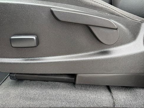 Used 2019 Chevrolet Colorado LT w/ LT Convenience Package RWD image 15