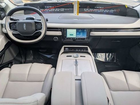 New 2026 Lincoln Navigator Reserve image 13