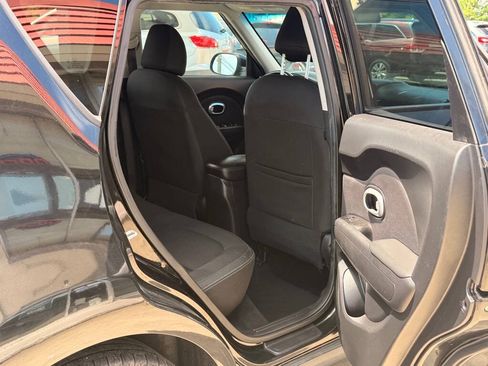 Used 2018 Kia Soul + FWD image 6