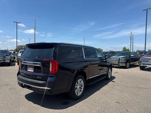 Used 2021 GMC Yukon XL SLT AWD/4WD image 5