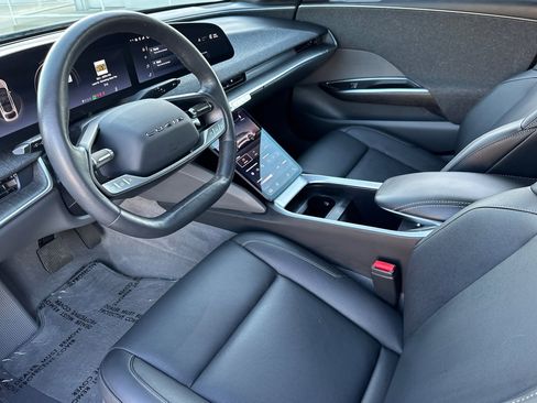 Used 2024 Lucid Air Touring image 9