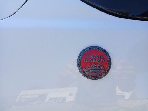 Used 2025 Jeep Compass Trailhawk AWD/4WD image 27