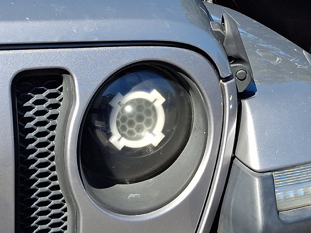 Used 2019 Jeep Wrangler Unlimited Sahara AWD/4WD image 4