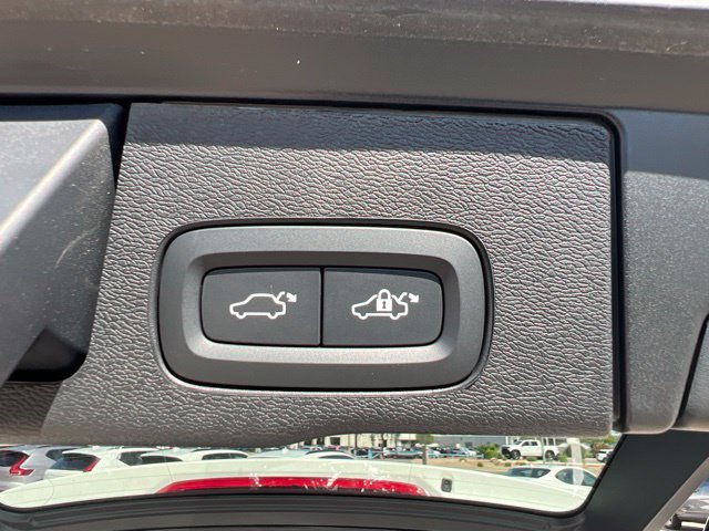 Certified 2026 Volvo XC60 B5 Ultra AWD/4WD image 30