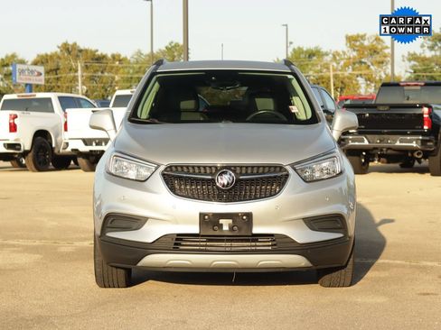 Used 2021 Buick Encore Preferred w/ Safety Package II AWD/4WD image 2