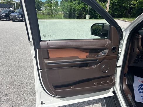 Used 2022 Ford Expedition King Ranch AWD/4WD image 12