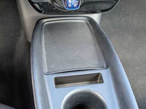 Used 2021 Toyota Prius LE FWD image 9