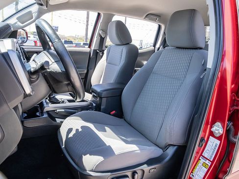 Used 2022 Toyota Tacoma SR5 RWD image 14