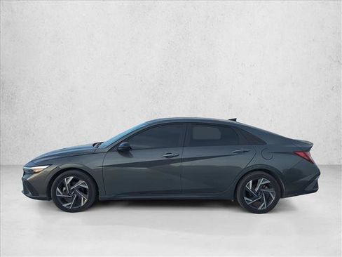 Used 2025 Hyundai Elantra Sport FWD image 5