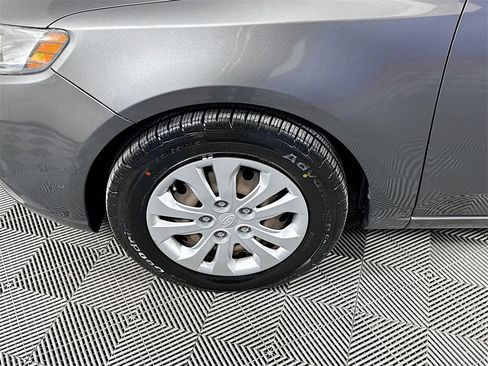 Used 2013 Kia Forte EX image 26
