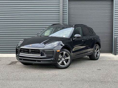Certified 2025 Porsche Macan image 1
