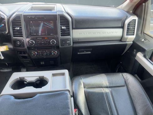 Used 2018 Ford F250 Lariat image 26