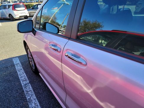 Used 2025 Toyota Sienna XLE image 23