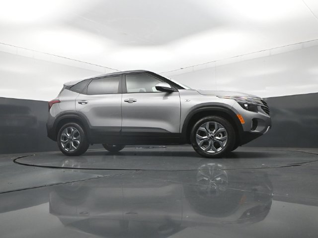 Used 2026 Kia Seltos LX FWD image 36